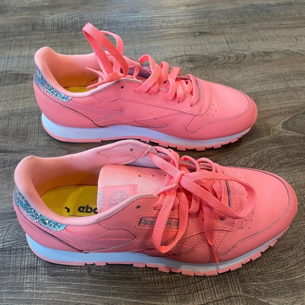 Pink Reebok Classics - Picture 5 of 9